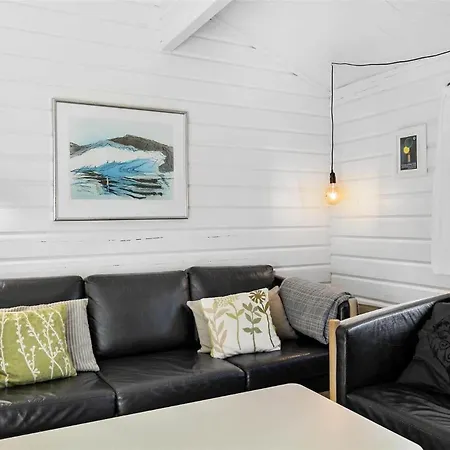 1593 Aakirkeby - Poserevaenget 29 *