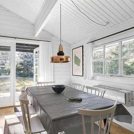 1593 Aakirkeby - Poserevaenget 29 *