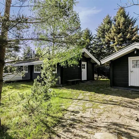1593 Aakirkeby - Poserevaenget 29 Vester Somarken