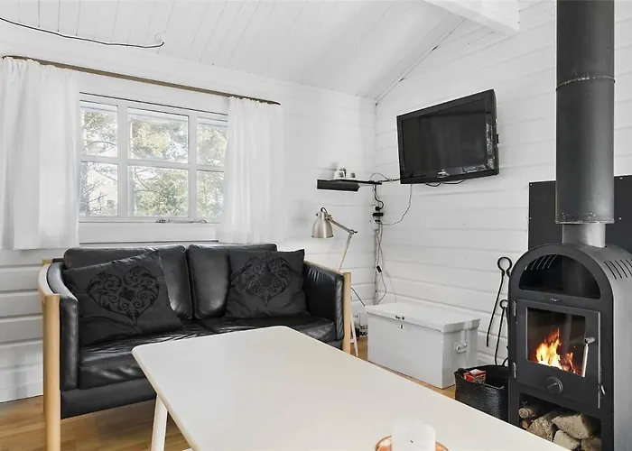 1593 Aakirkeby - Poserevaenget 29 *
