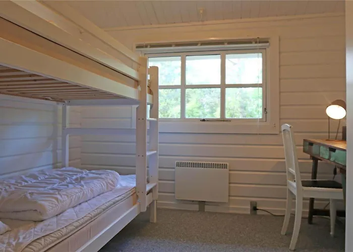 1593 Aakirkeby - Poserevaenget 29 *
